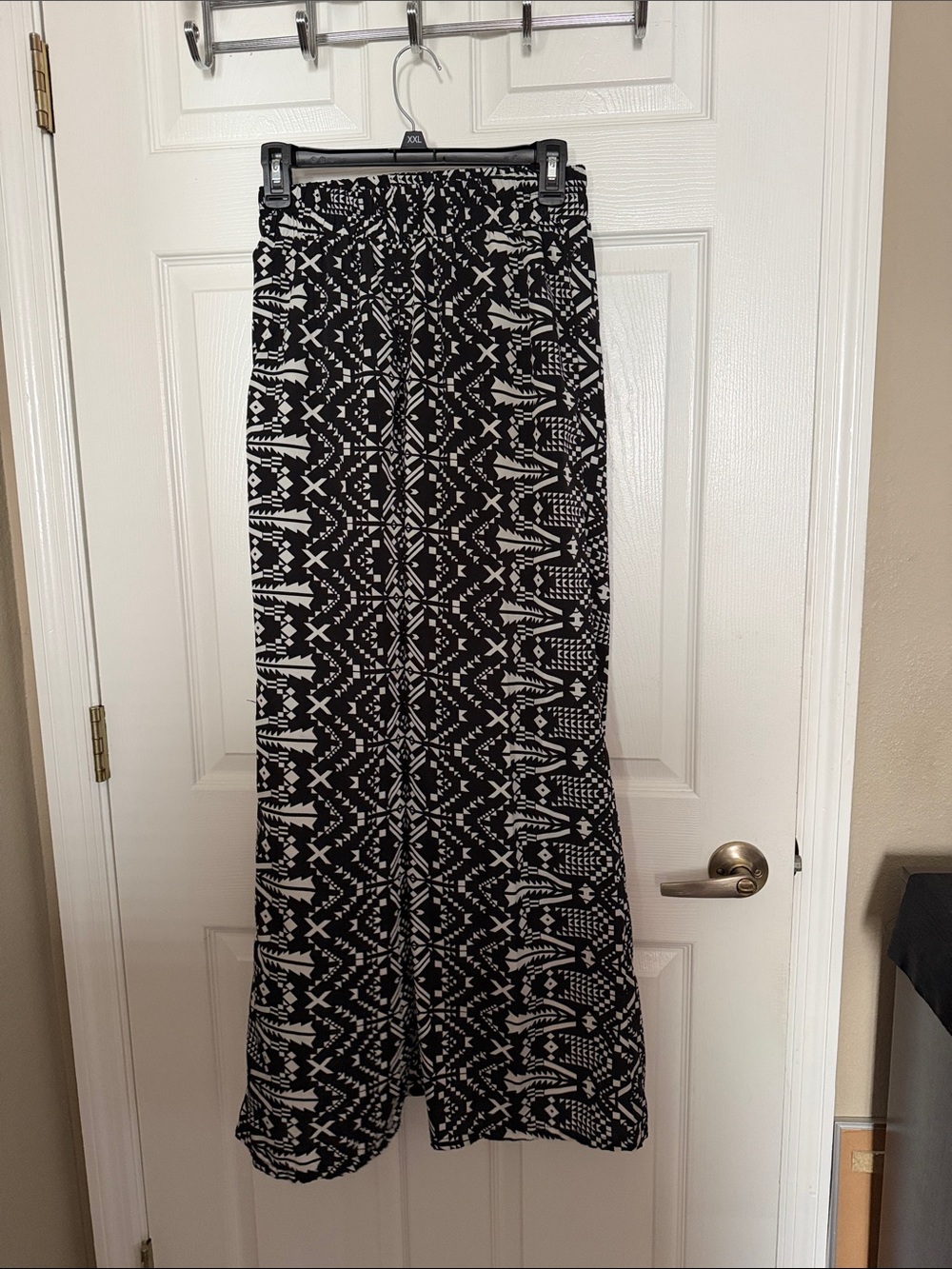 Black & White Patterned Pants- Women